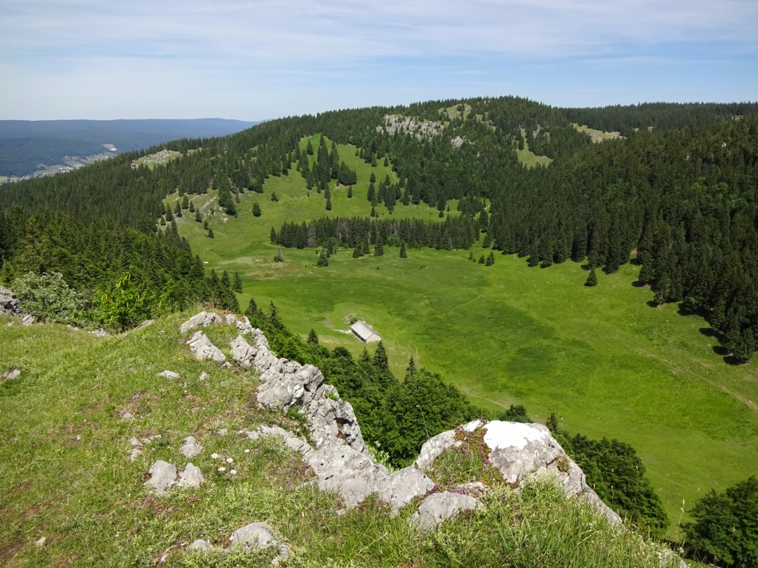 Der Grat, der zum Noirmont führt, bietet eine gute Aussicht. Bild: Miroslaw Halaba