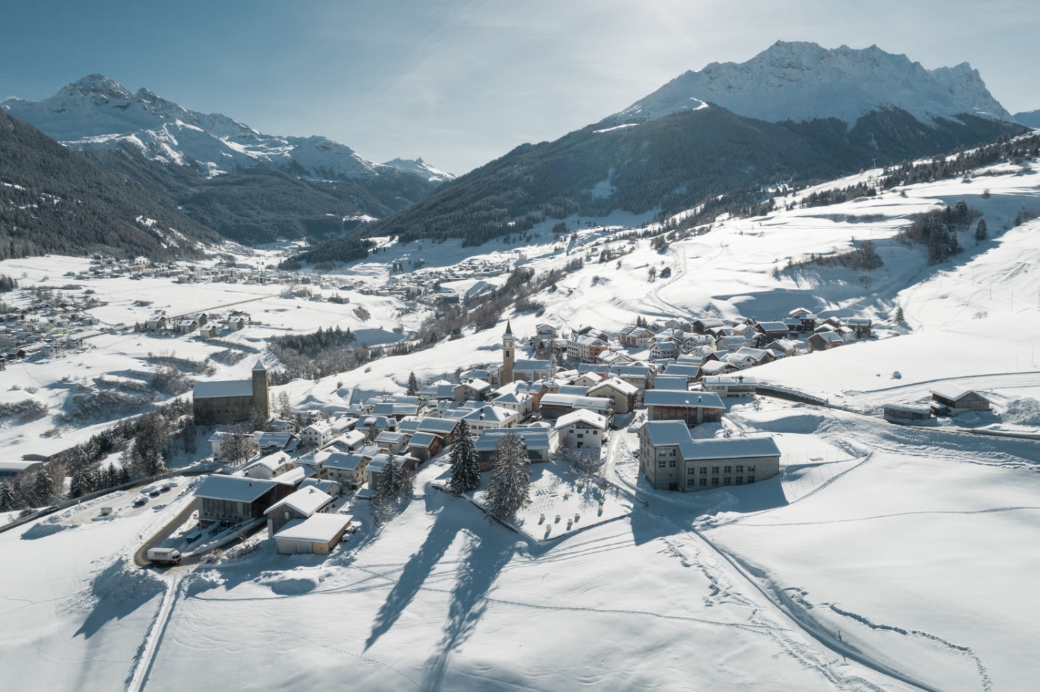 Le paisible village de montagne de Riom est le décor du festival culturel Origen. Photo: Benjamin Hofer