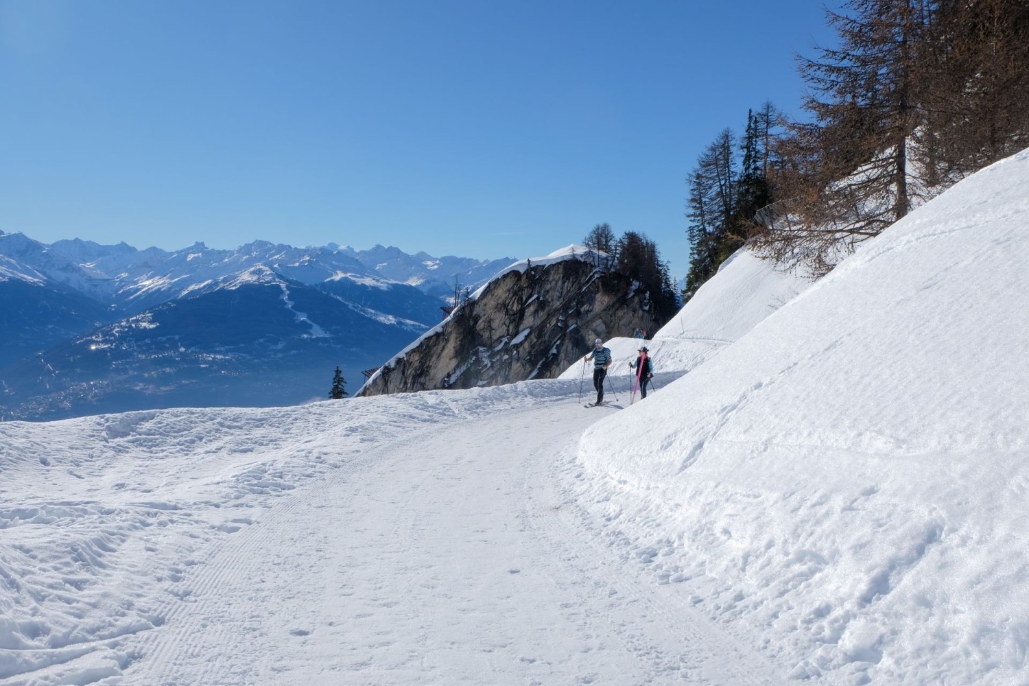 Der Dahu-Pfad ist auch bei Wintersporttreibenden auf Tourenskiern und Schneeschuhen beliebt.