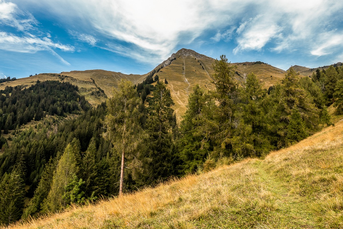 Un coup d’œil en arrière depuis Balnettis vers le Montalin. Photo: Fredy Joss