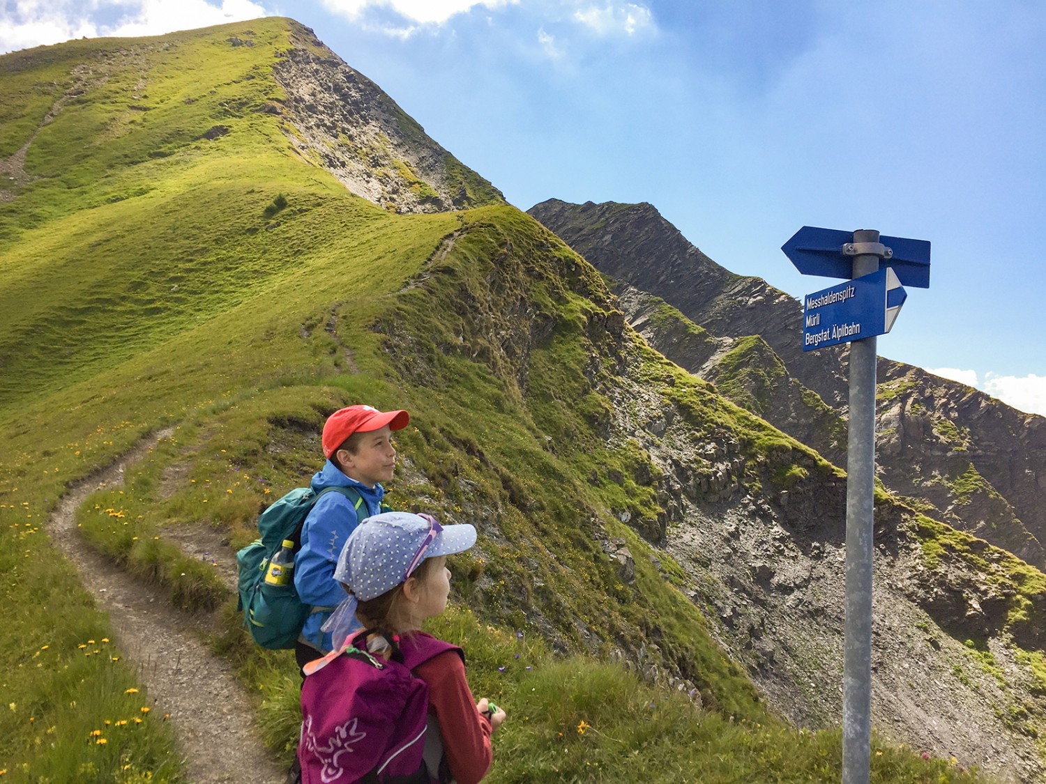 Le chemin de randonnée alpine longe la crête jusqu’au Vilan.Photos: Rémy Kappeler