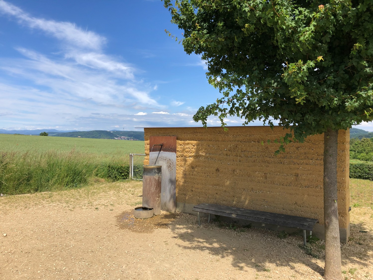 Les fontaines sur le mur sédimentaire d’Usseri Wanne, Reinach. Photo: Thomas Gloor