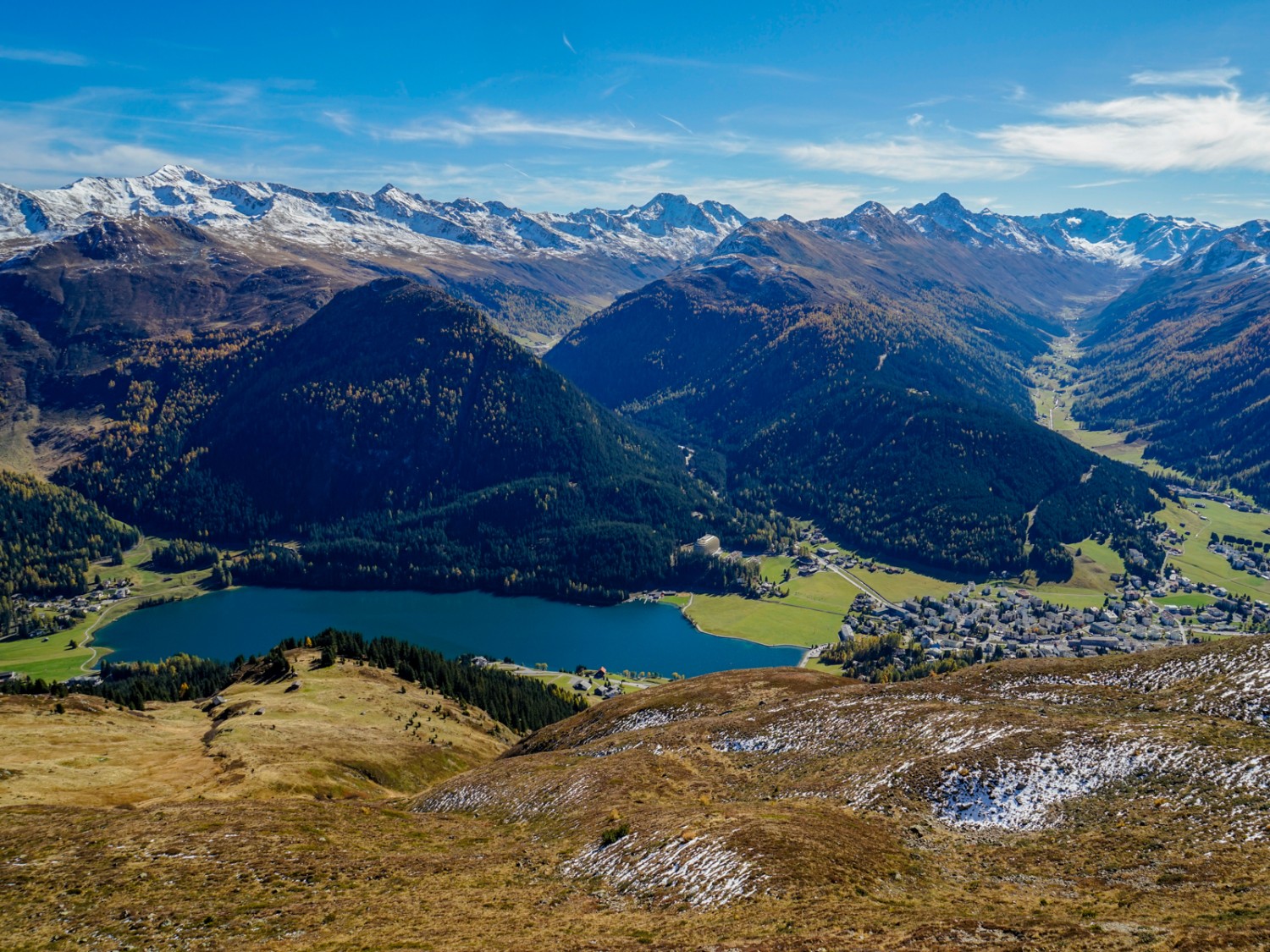 Der Davosersee und das lange Dischmatal. Bild: Fredy Joss