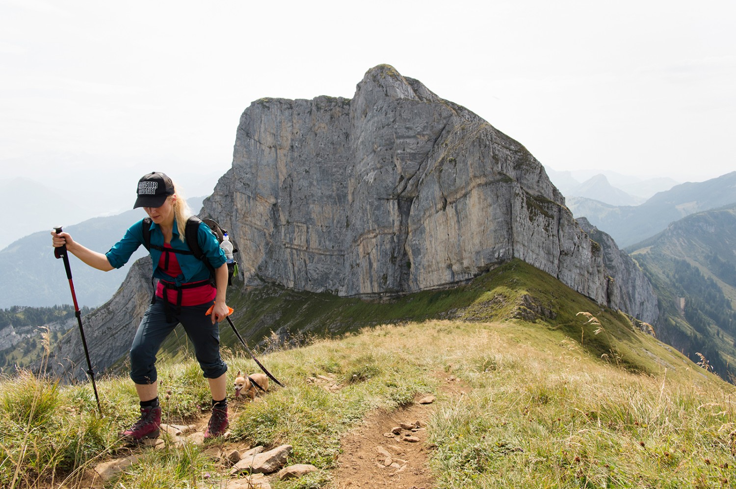 Kurz vor dem Tomlishorn fällt der Blick zurück auf die eindrückliche Felsformation.