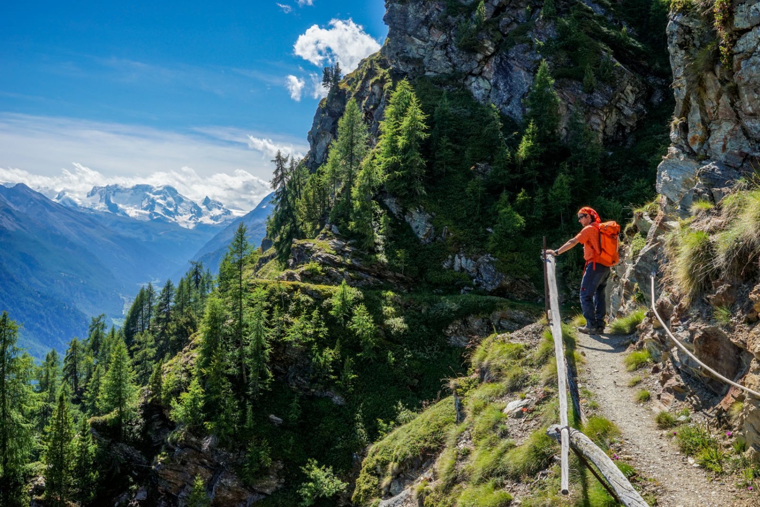 Je näher man der Alp Jungen kommt, desto mehr Schwindelfreiheit brauchts. Bild: Fredy Joss