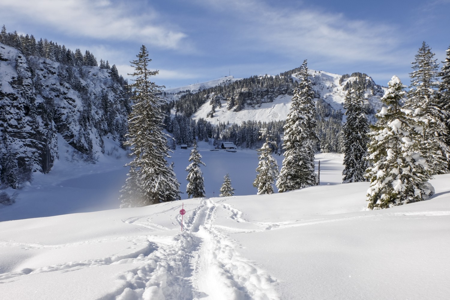 Le lac des Chavonnes, perle gelée des Alpes vaudoises durant l’hiver.Photo: Elsbeth Flüeler