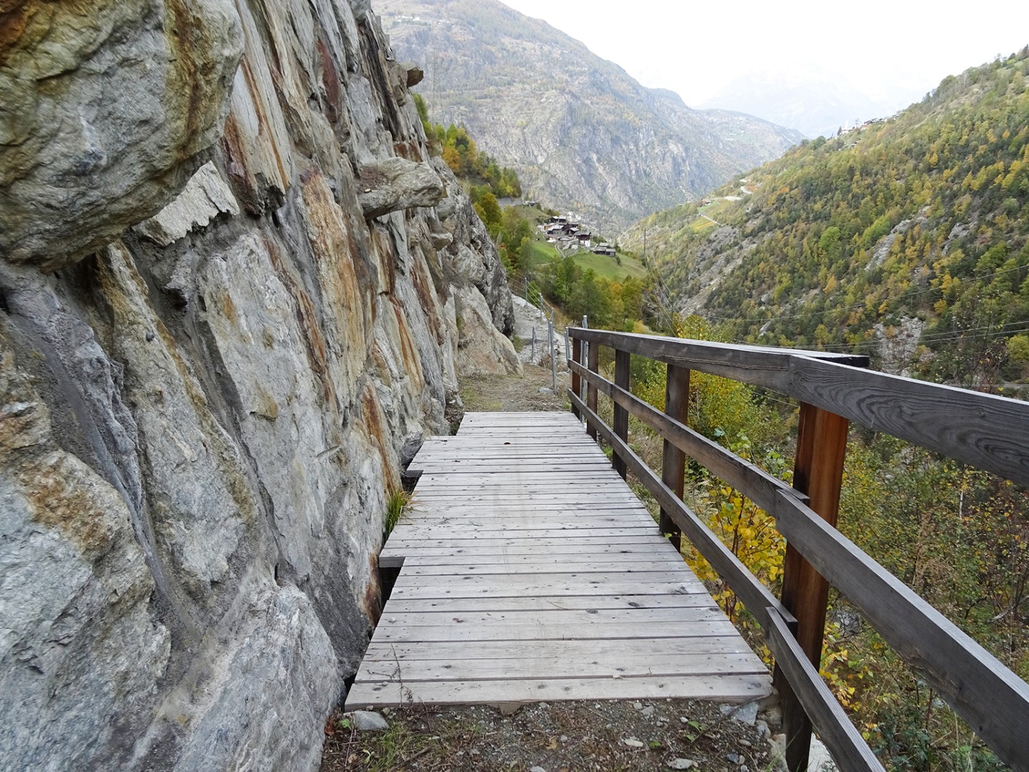 Sur le nouveau tronçon construit en contrebas de la route cantonale.