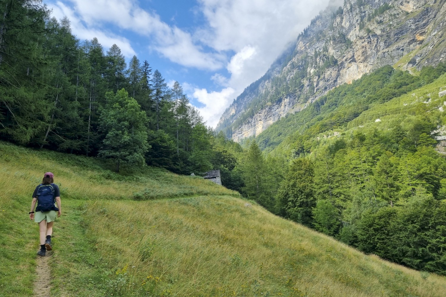 Auf schmalen Pfaden geht es ins wilde Zwischbergental.
Bild: Nathalie Stöckli
