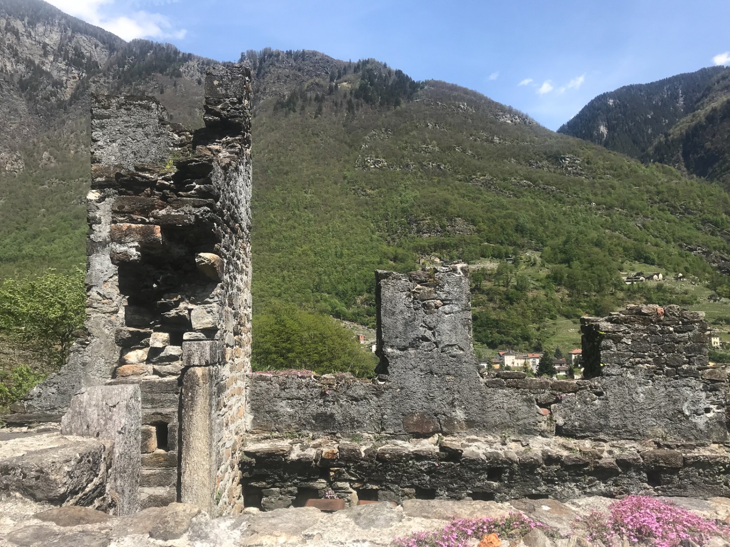 Blick vom Castello di Serravalle nach Osten. Bild: Loïc von Matt