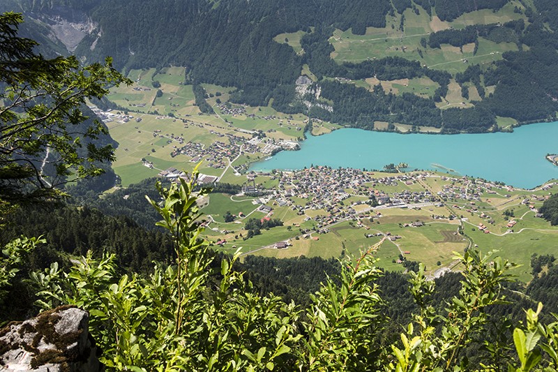 La randonnée vue du ciel. Elle longe la rive ouest du lac de Lungern. Photo: Severin Nowacki