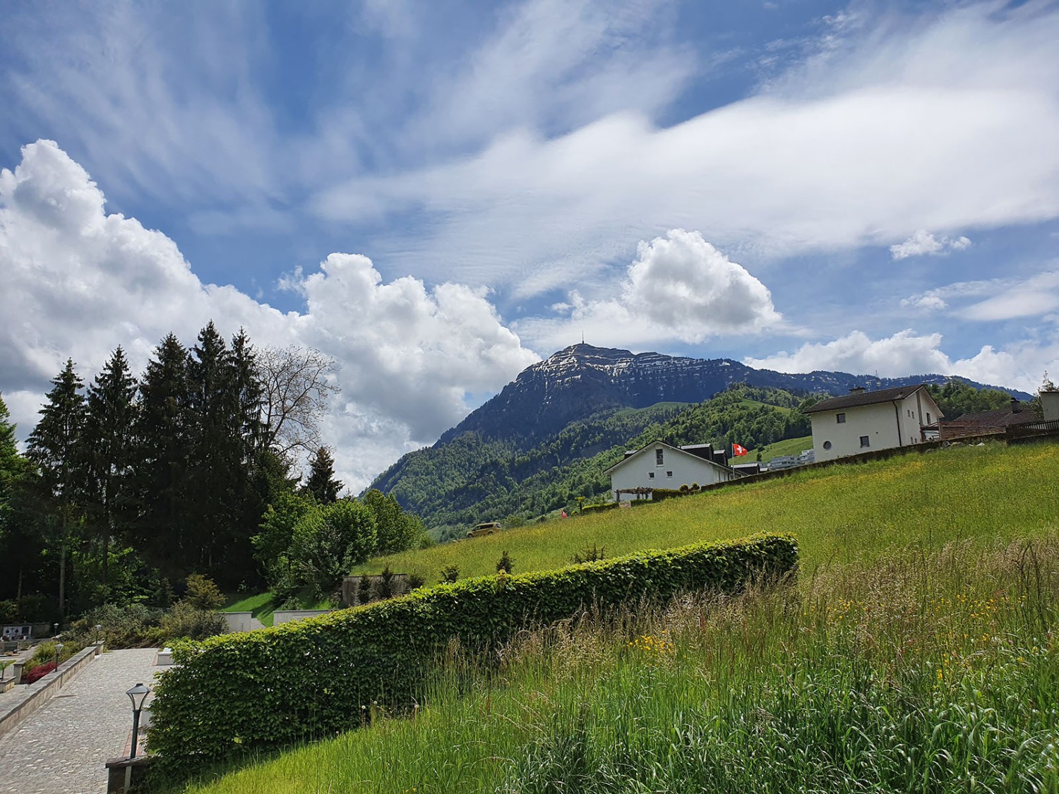 Une belle vue sur le chemin menant à la Hohle Gasse. Photo: Marina Bolzli