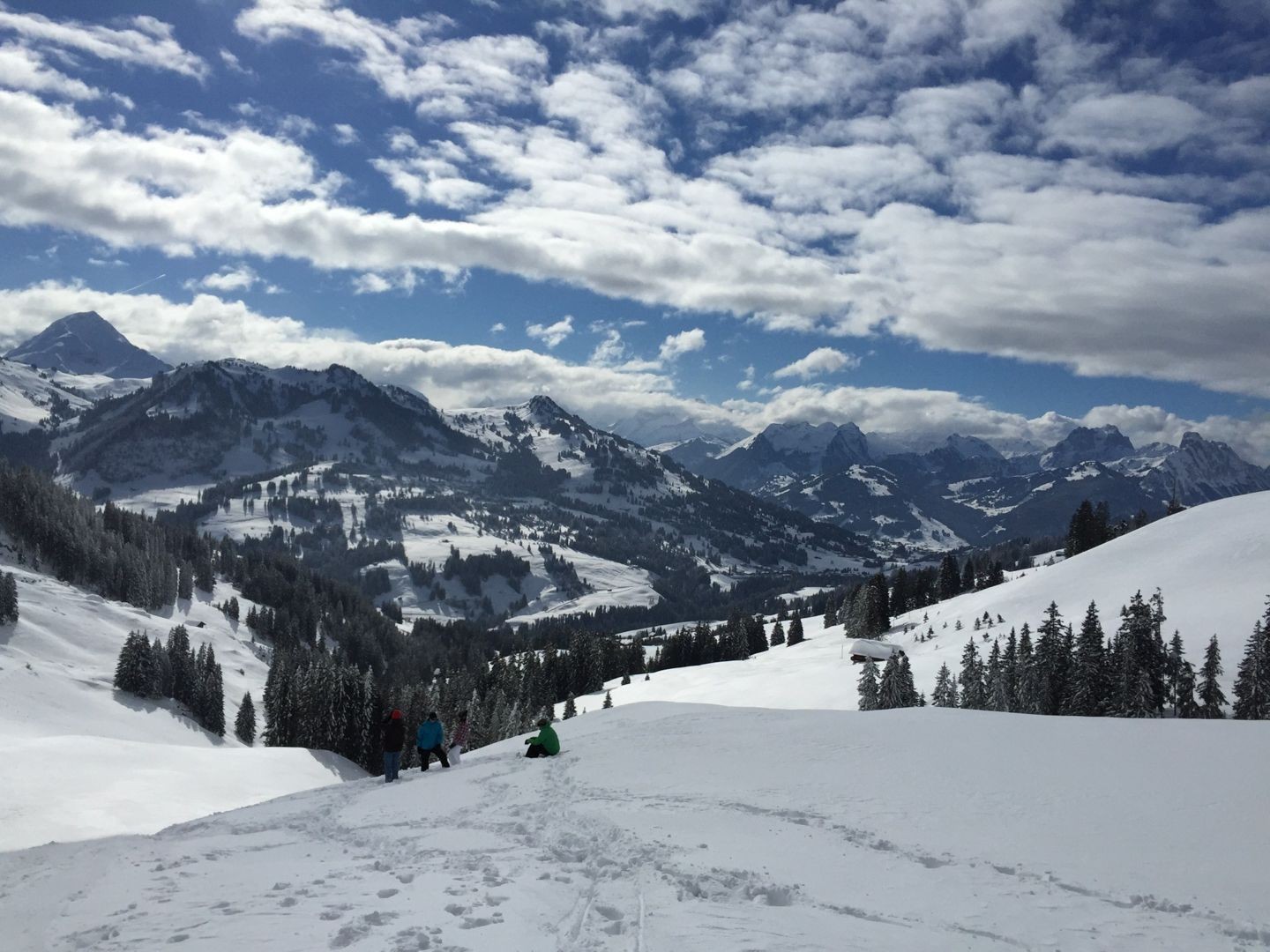 Die Aussicht Richtung Zweisimmen ist grossartig.