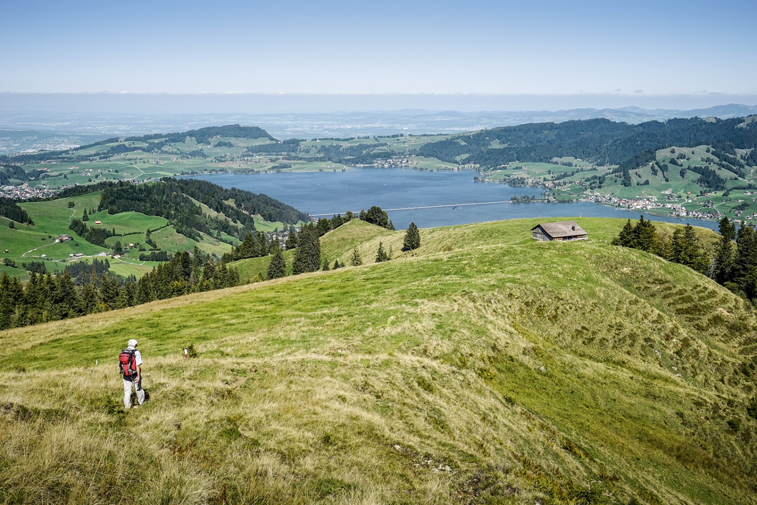 Vue sur le lac de Sihl lors de la descente depuis le Hummel.