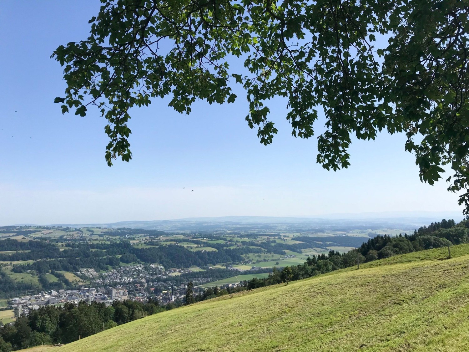 L’escursione inizia a Schwarzenberg. Nel fondo valle si vede Malters.