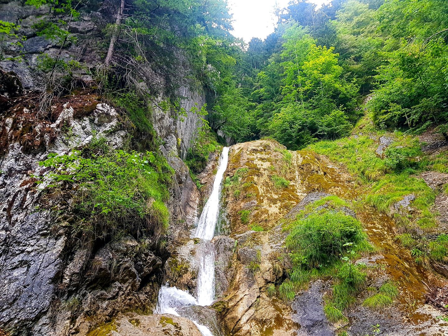 Frische-Kick zu Beginn der Wanderung – vor dem Aufstieg nach La Cierne.